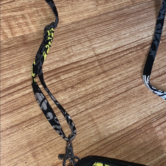 Vera Bradley Wristlet - Picture 3 of 8